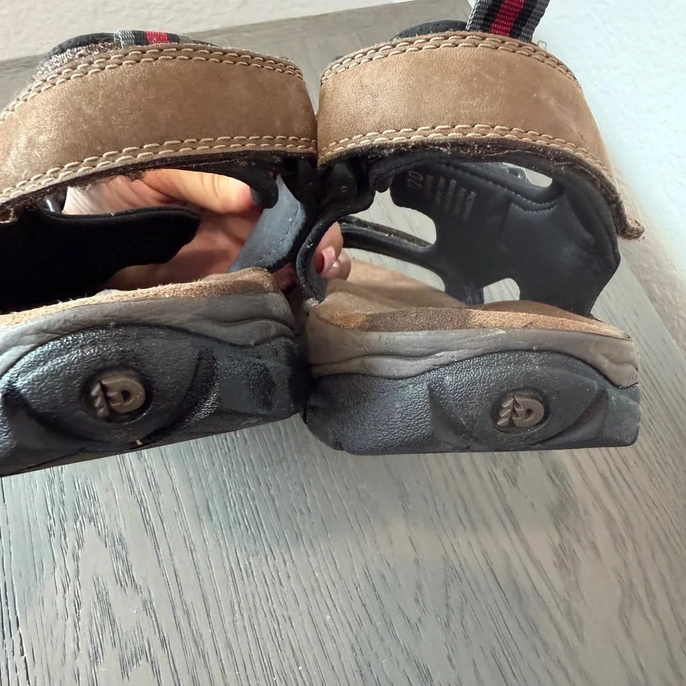 Dunham leather sport